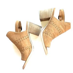 Rebels brown sandals size 8